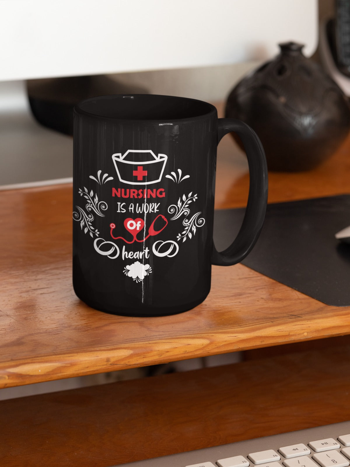 Nurse Heart Black Mug, Perfect Gift for Healthcare Workers, Coffee Lovers, Nursing Graduates, Valentine’s Day, Appreciation for Nurse